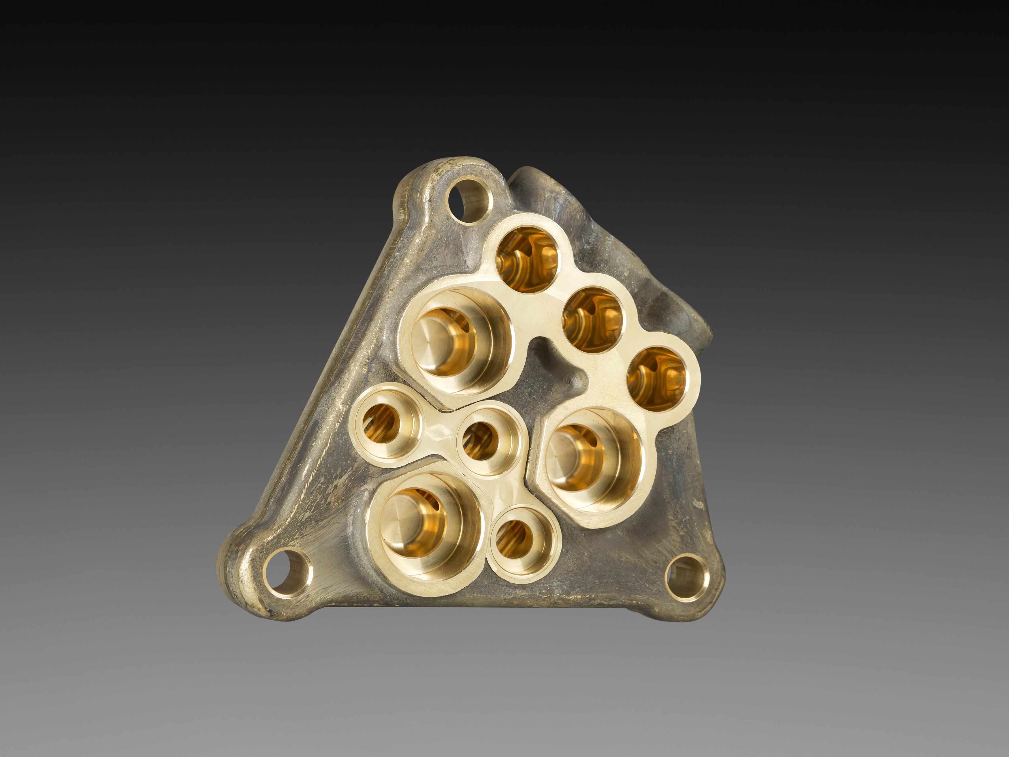 Латунная головка насоса