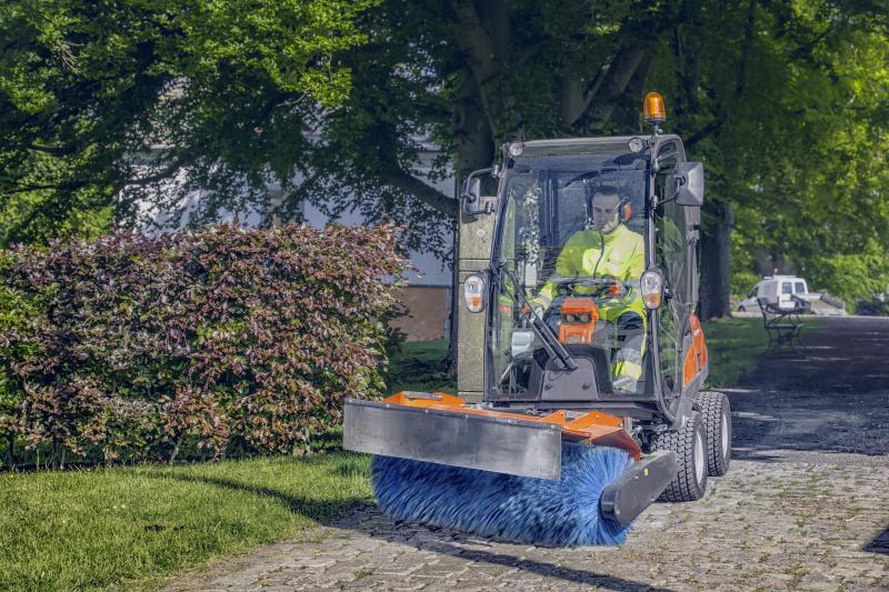 Райдер Husqvarna P525DX – новый уровень благоустройства территорий